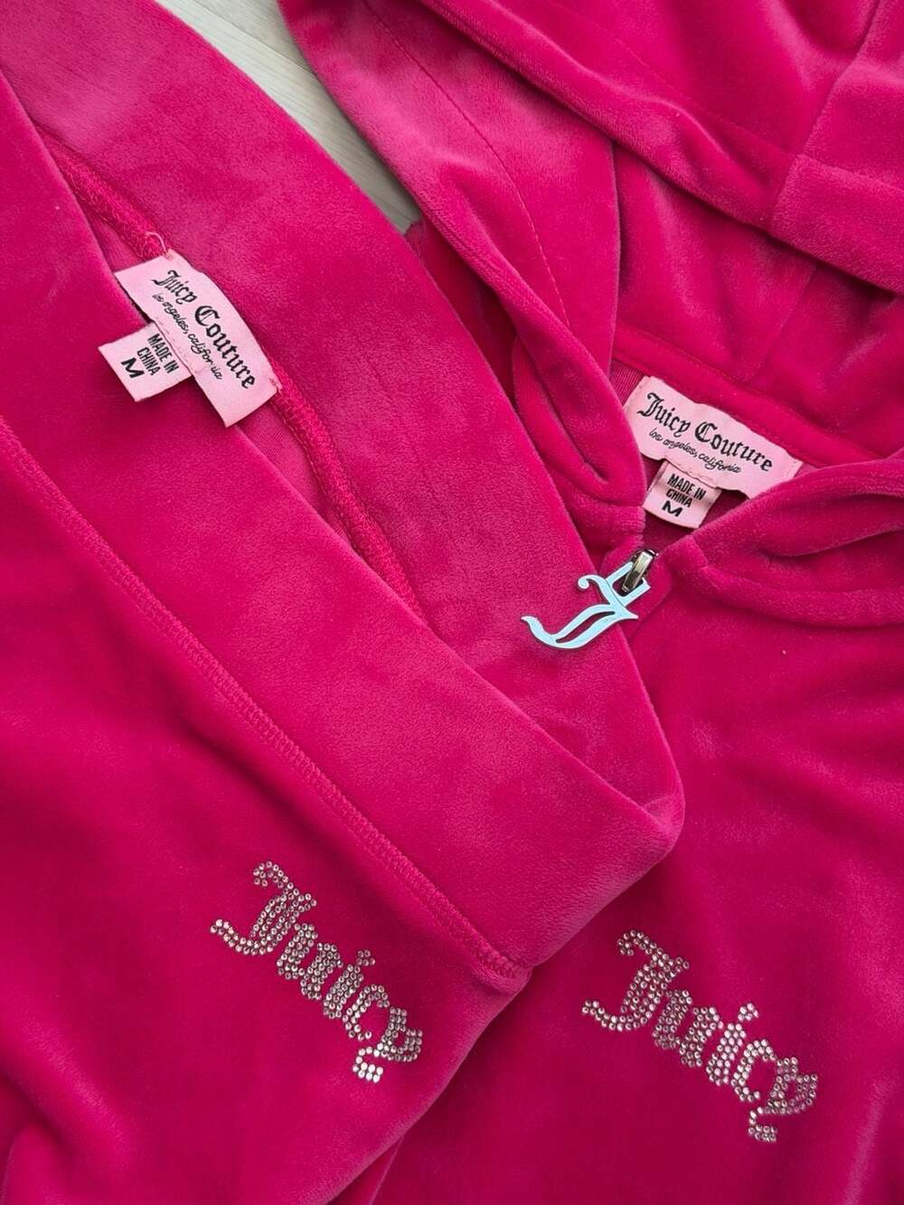 Juicy Couture Velour Rhinestone Tracksuit Set Hot Pink Size M - Picture 2 of 7